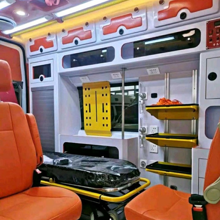 城中长途救护车护送病人租赁价格